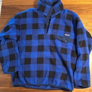 Super warm blue and black checkered Patagonia pullover.